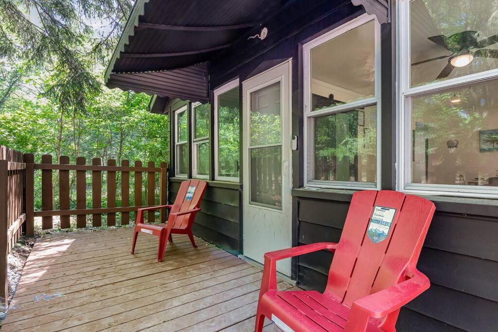 Black Cabin Getaway In Woods I Valpo Валпарайсо Екстериор снимка
